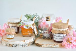 Diy Customisez Des Pots De Confiture Pour Les Offrir Vos Invit S De