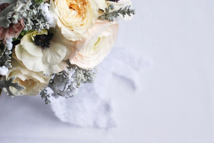 bouquet de mariée janvier mariage hiver, anémones, renoncules, rose david austin 6