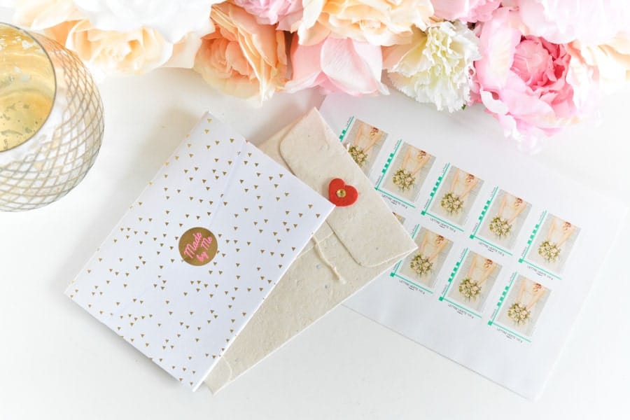 La beauté des fleurs: Enveloppe, carte postale et timbres