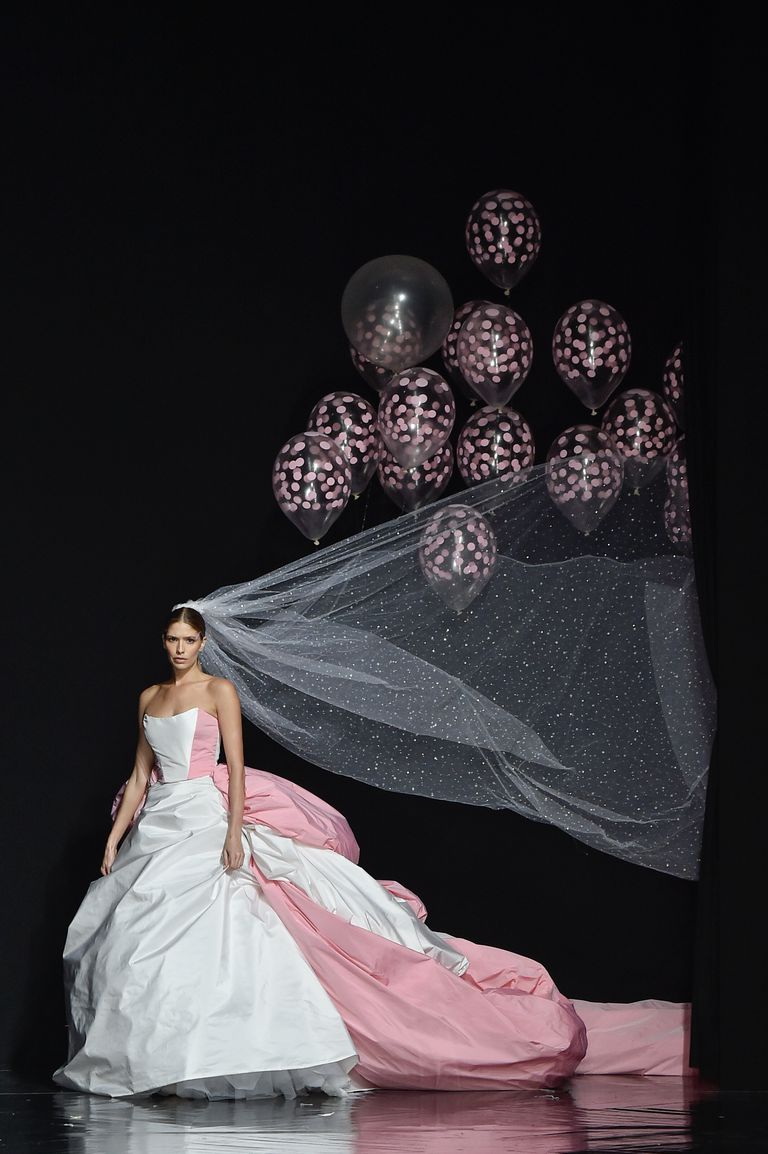 fashion week paris robe de mariée ballons