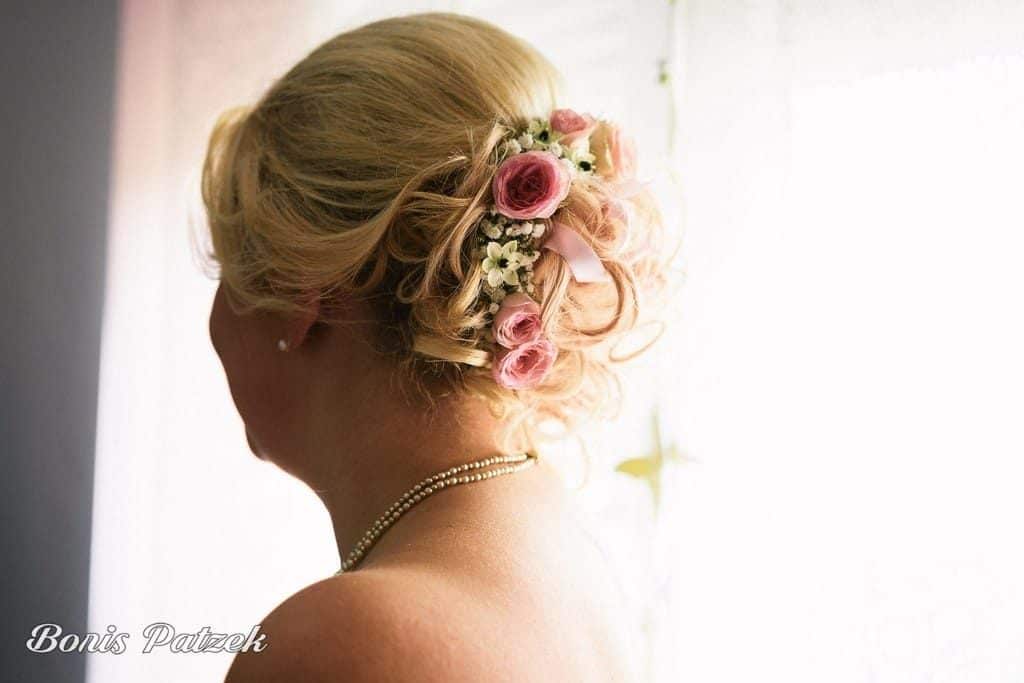 chignon mariée fleuri
