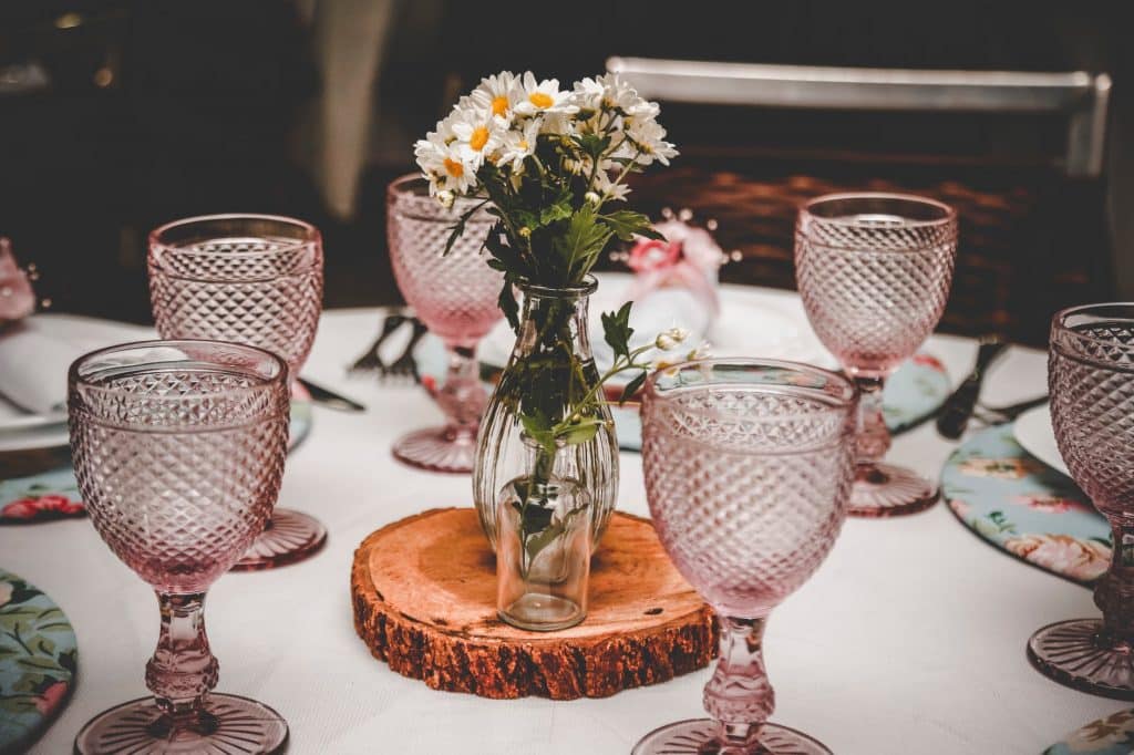 décoration table mariage nom de table plantes officinales