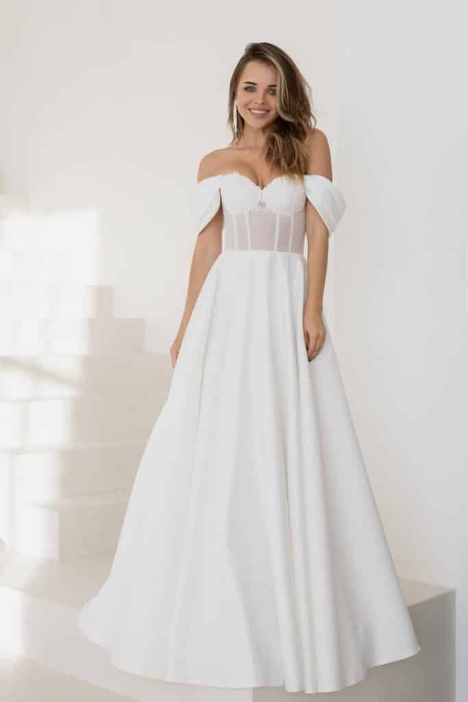 Robe de mariée blanche bustier, minimaliste