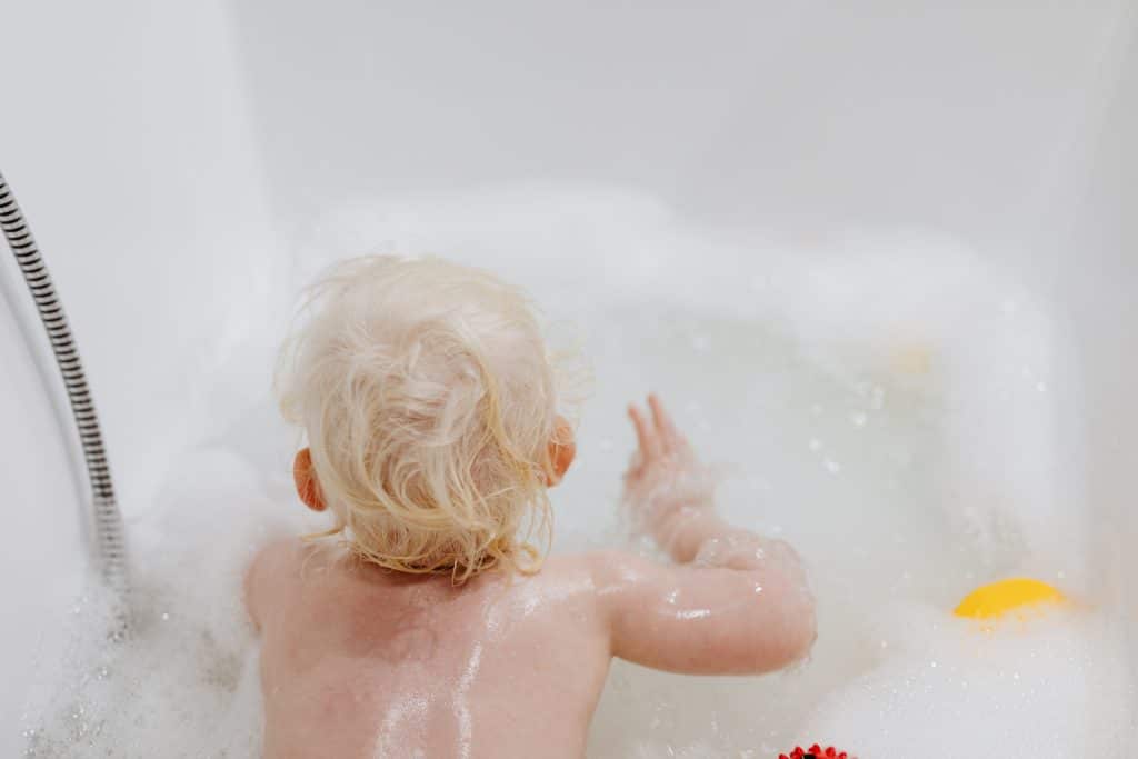 bain des enfants écologie