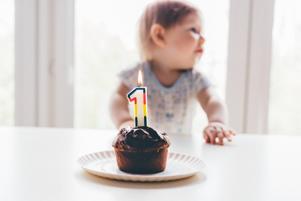 Comment souhaiter joyeux anniversaire à un bébé de 1 an ? - Anniversaire