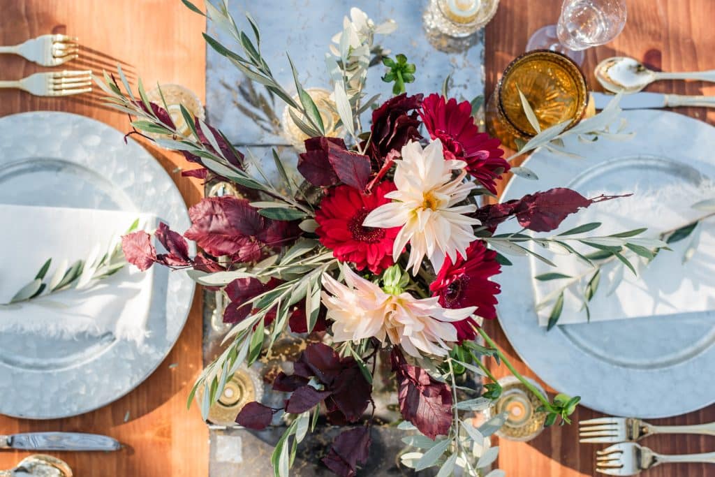 deco-table-mariage-vert-violet - Blog Tendance Boutik, décoration de  mariage et anniversaire