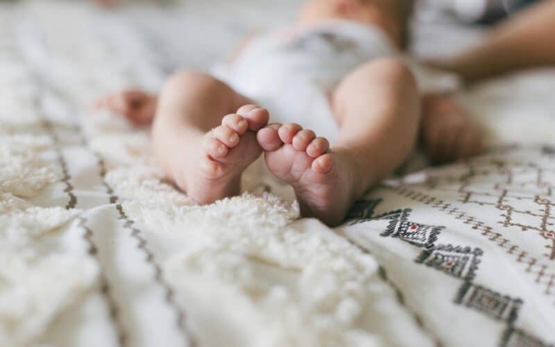 La valise maternité idéale pour un bébé d’été